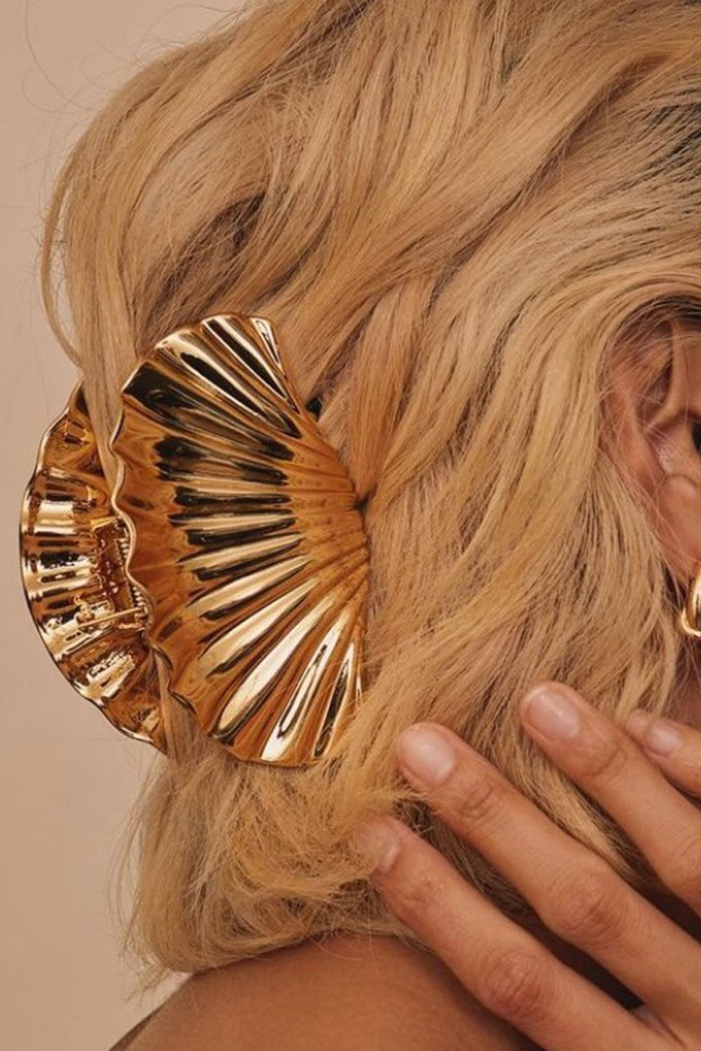 Gold Seashell Hair Clip LT